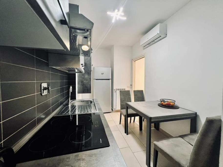 Best Of The Best, 2room Suite#6 At Ambra Apartments, Luxurious, Lift, Private Parking *