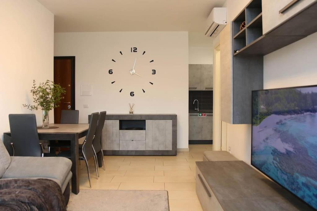 Best Of The Best, 2room Suite#6 At Ambra Apartments, Luxurious, Lift, Private Parking Appartamento Olbia
