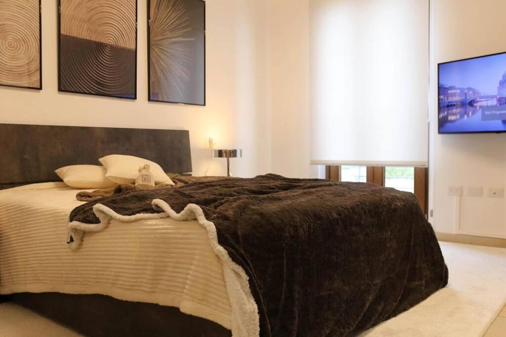 Best Of The Best, 2room Suite#6 At Ambra Apartments, Luxurious, Lift, Private Parking *