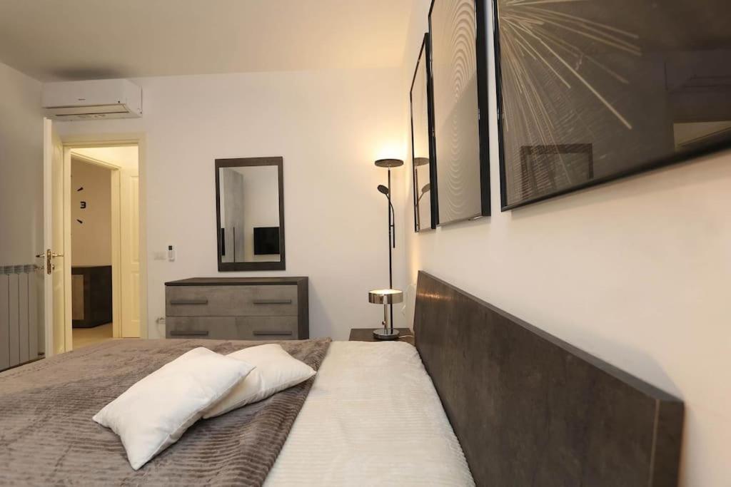 Best Of The Best, 2room Suite#6 At Ambra Apartments, Luxurious, Lift, Private Parking Appartamento *