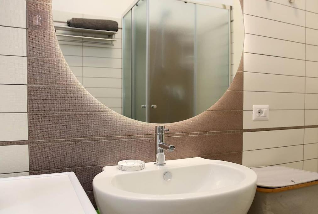 Best Of The Best, 2room Suite#6 At Ambra Apartments, Luxurious, Lift, Private Parking *